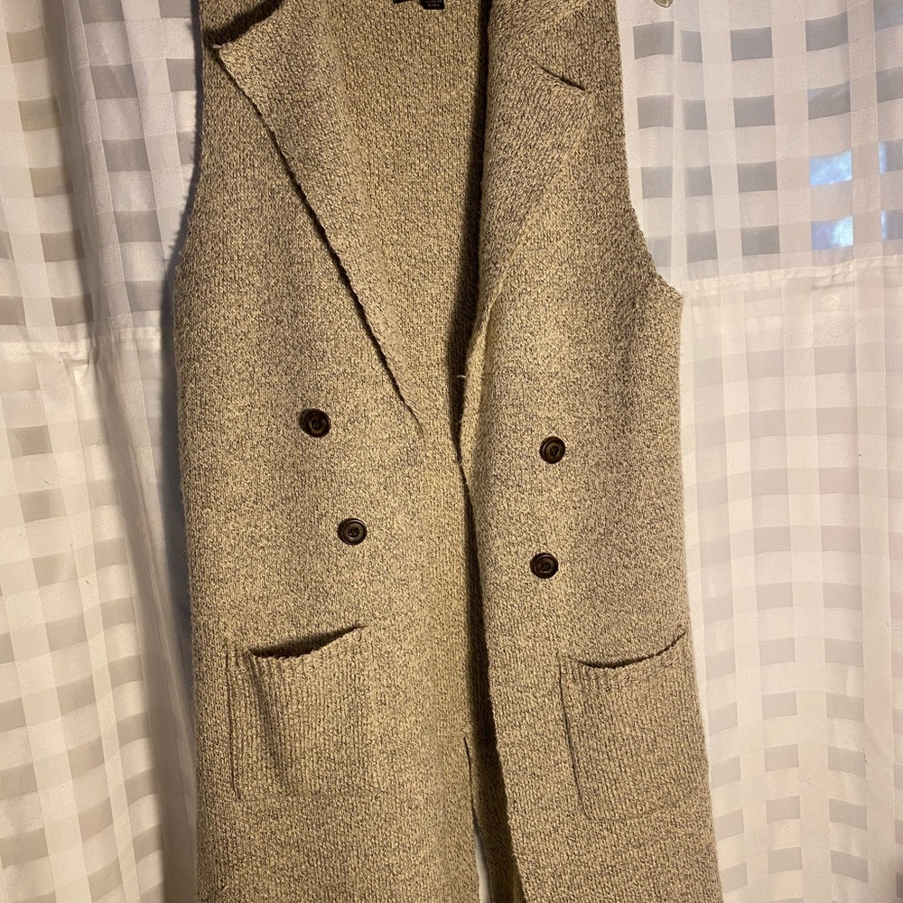 Long sleeveless cardigan
